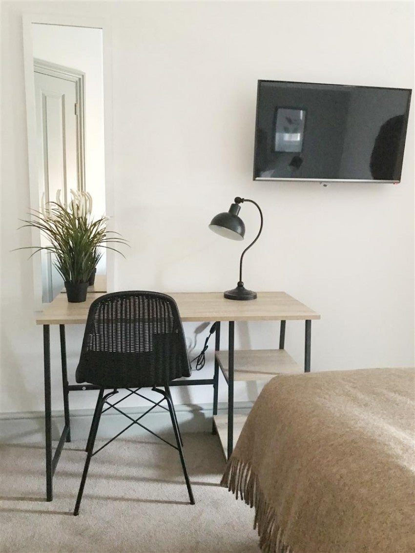 Room Vastern Road in Reading