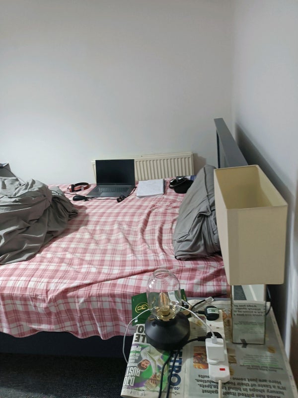 Room Main Street in Rutherglen