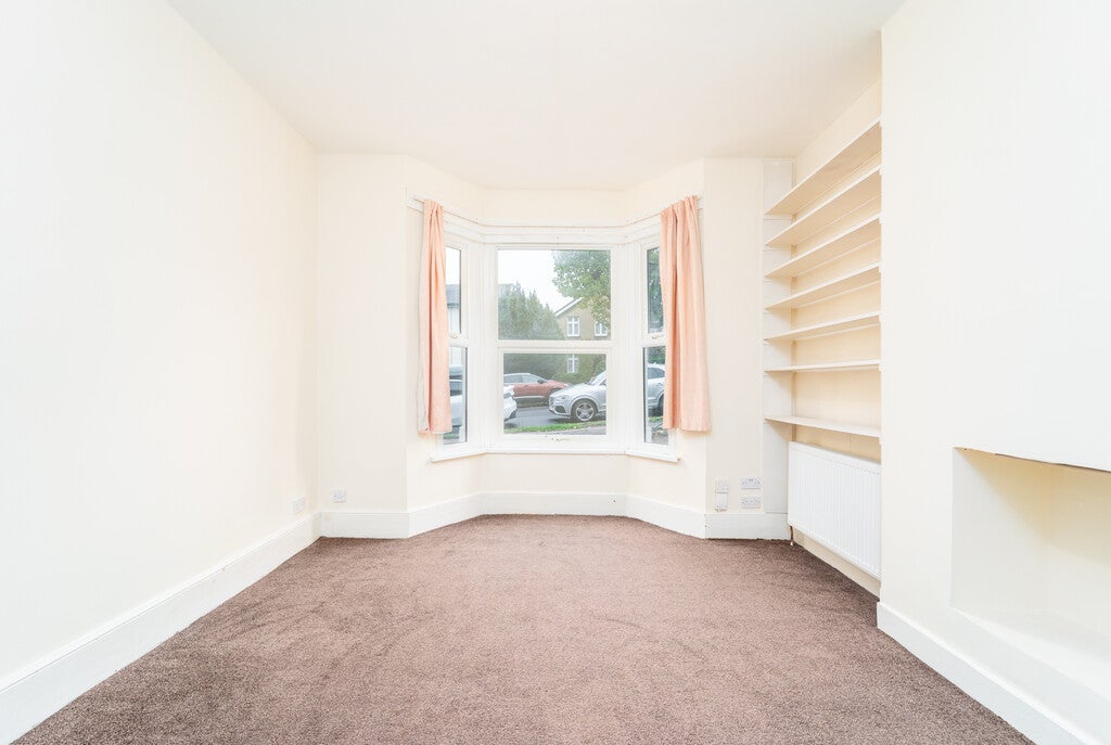 House Beardow Grove in Greater London
