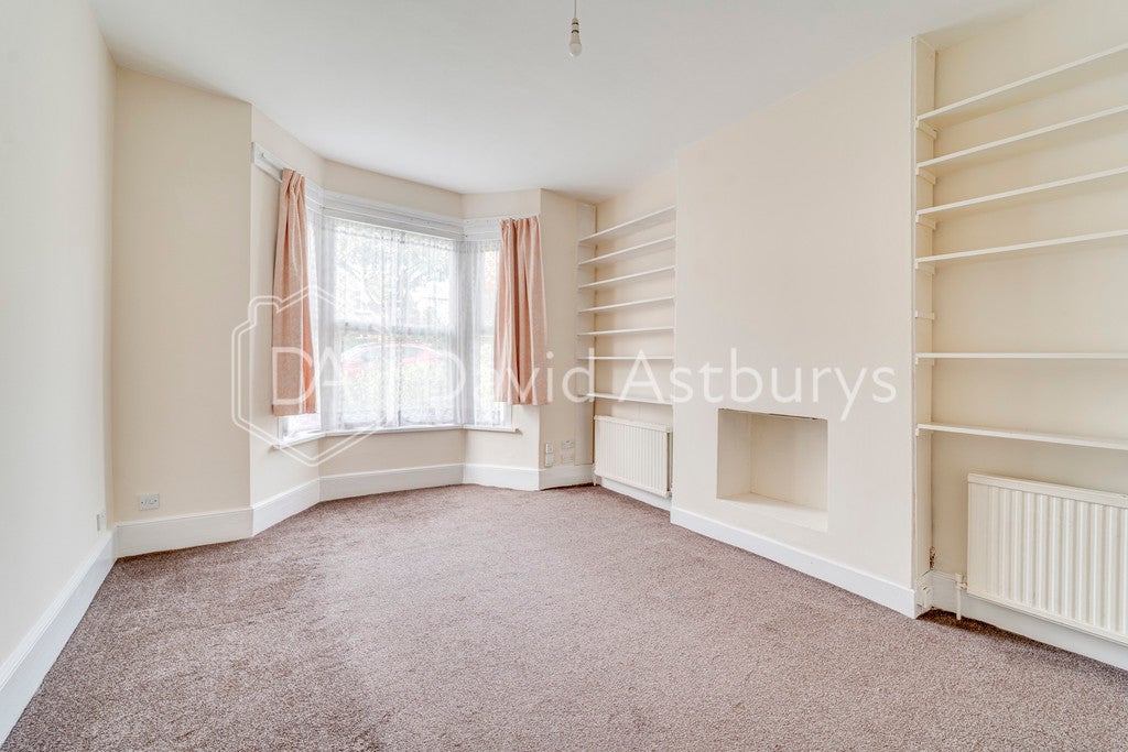 House Beardow Grove in Greater London