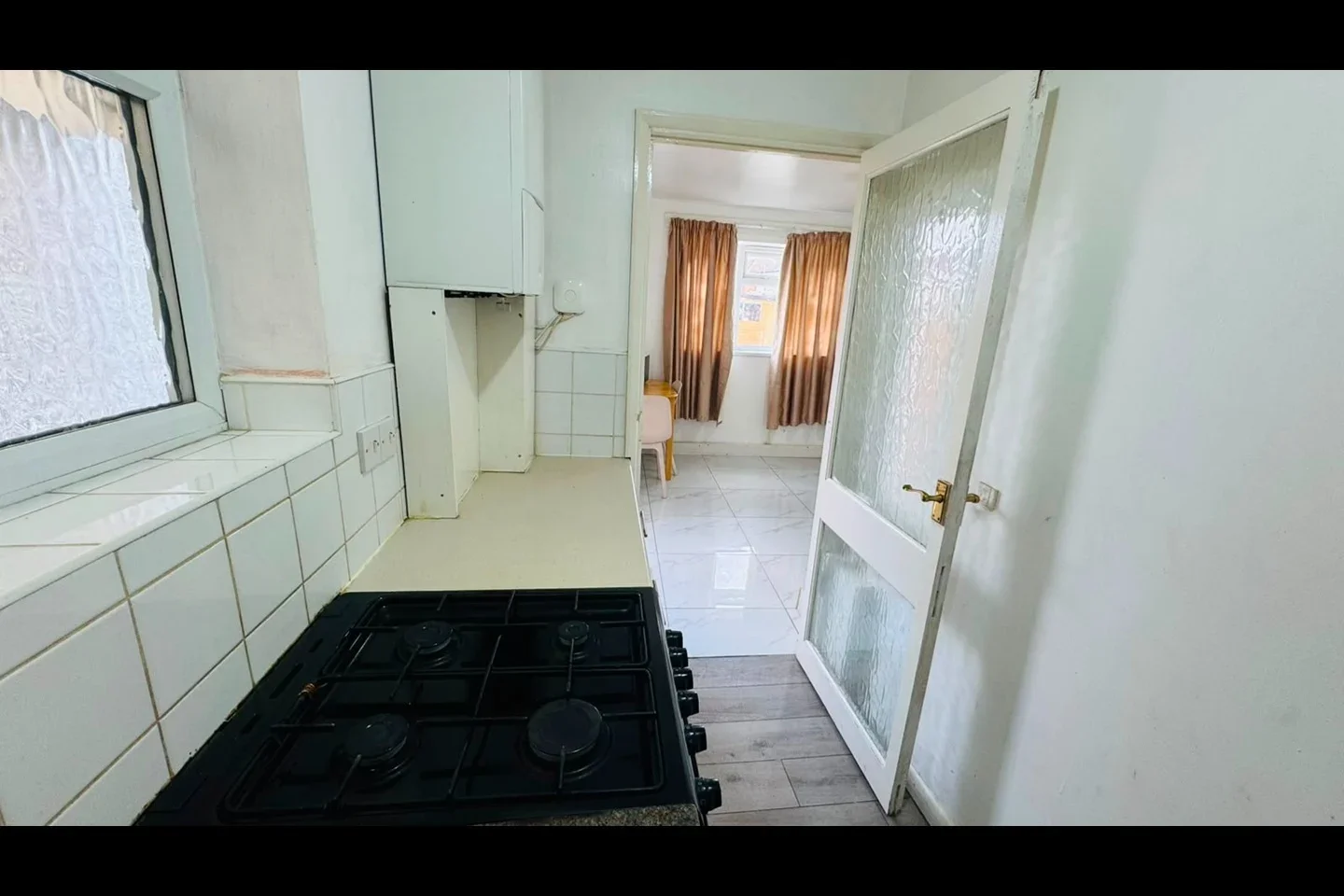 Flat Baron Gardens in Greater London