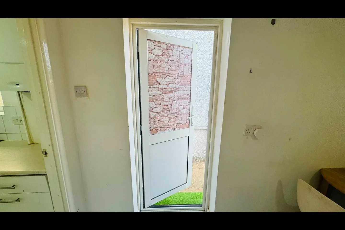 Flat Baron Gardens in Greater London