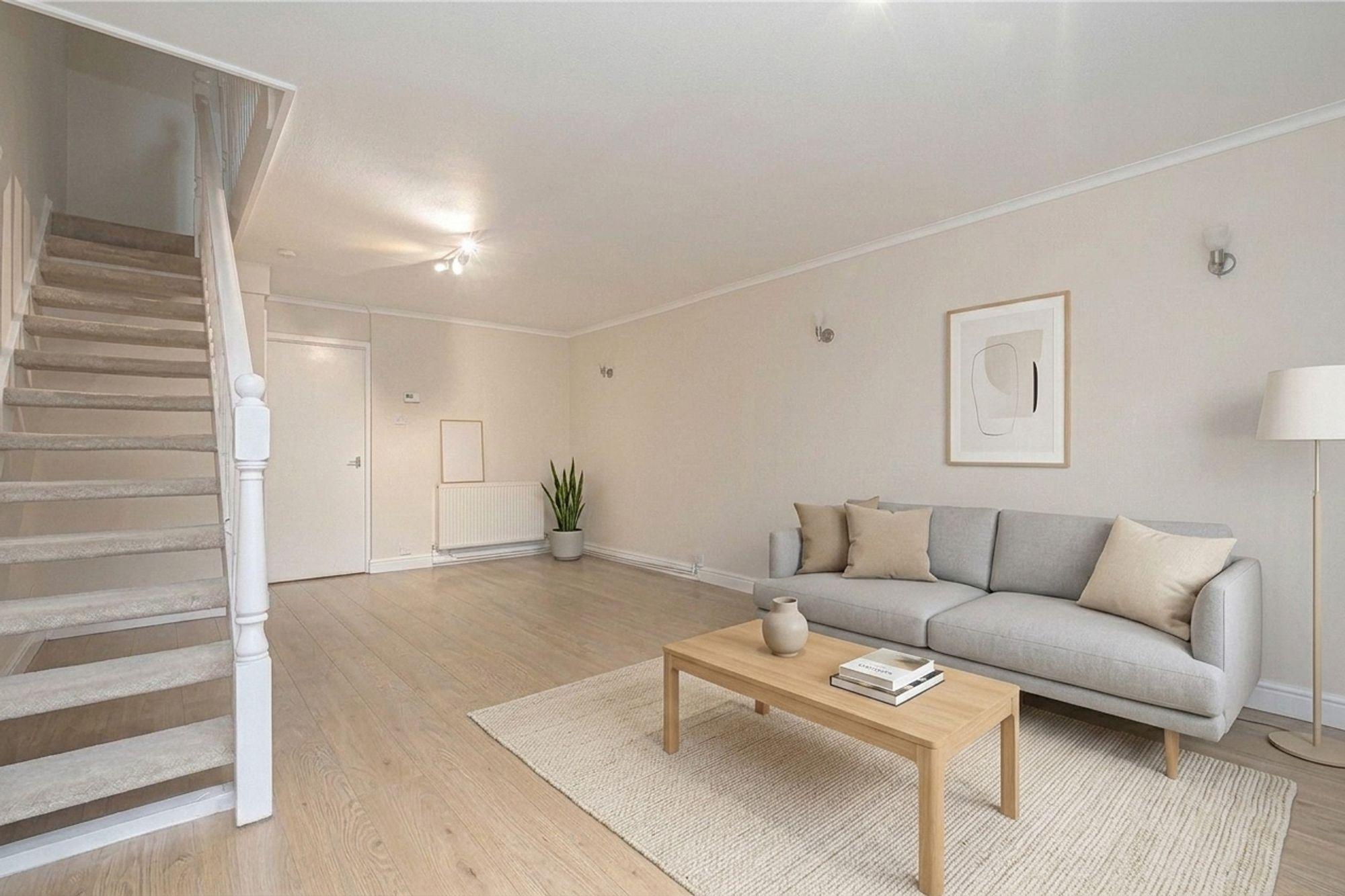 Flat Hersham Road in Walton-on-Thames