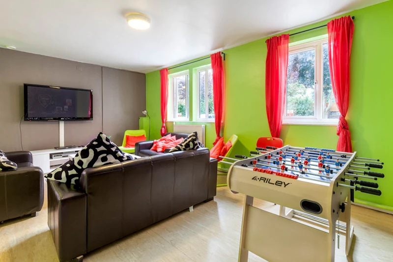 Room Flodden Road in Greater London
