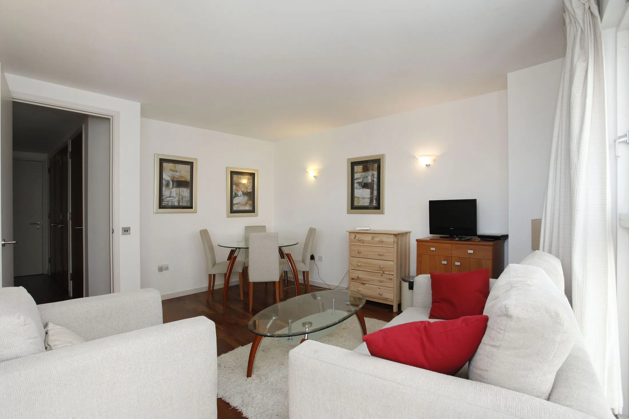 Flat Fairmont Avenue in Greater London