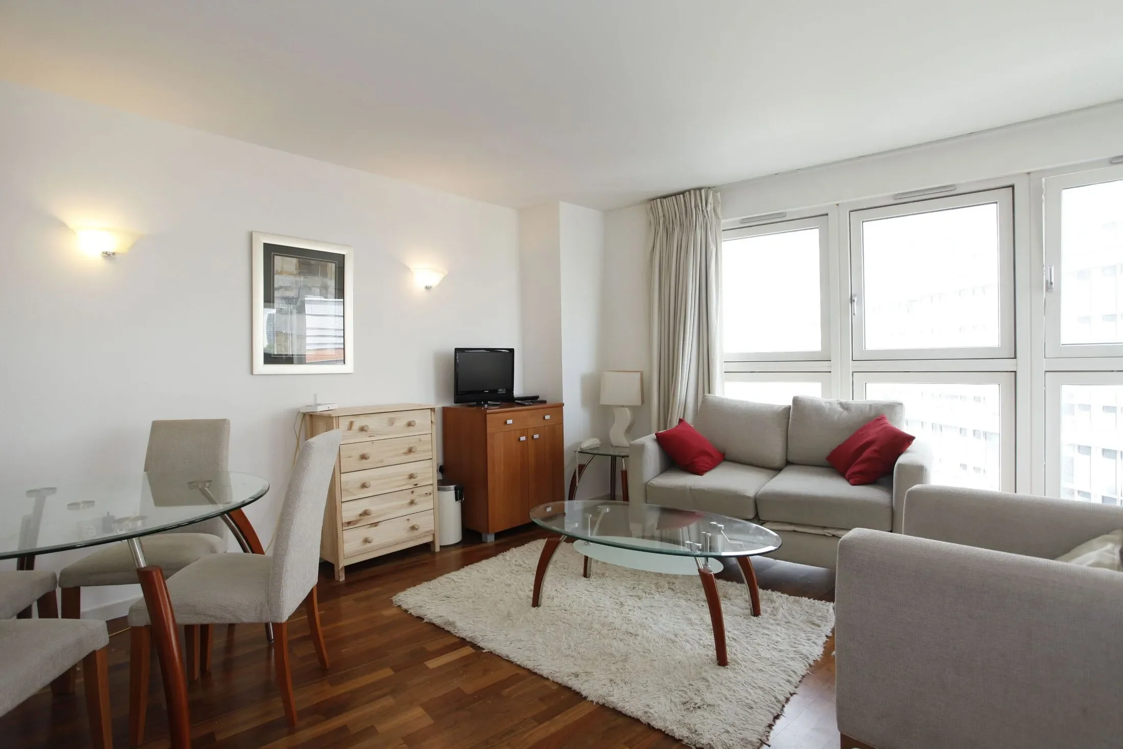 Flat Fairmont Avenue in Greater London