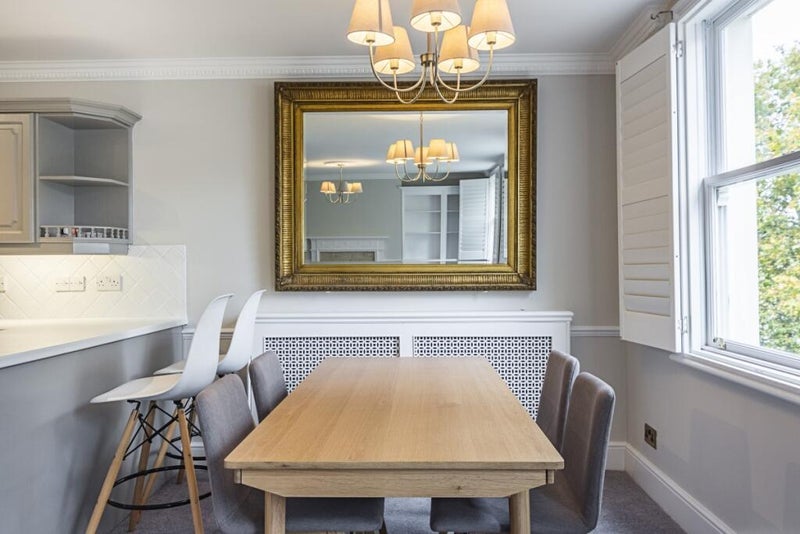 Flat Drummond Gate in City of Westminster