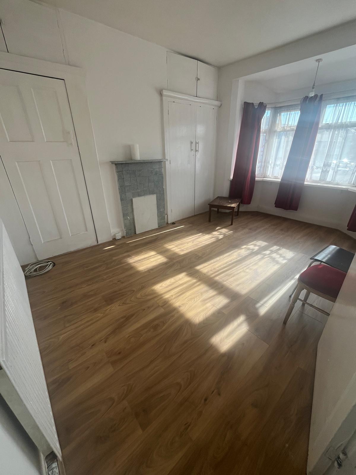 Flat Herbert Road in Greater London