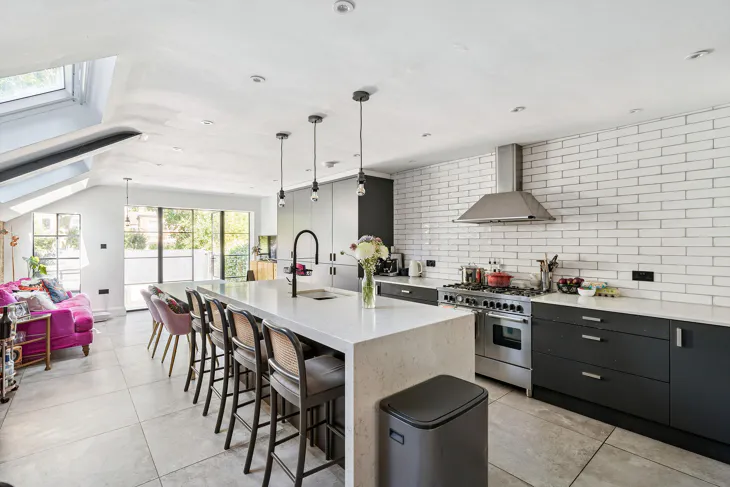 Flat Landcroft Road in Greater London