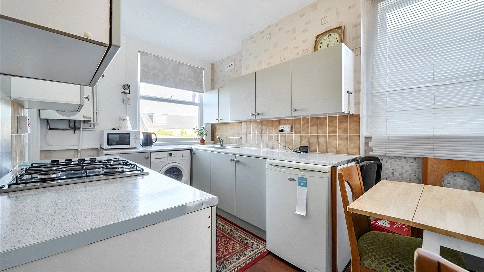 Flat Grange Avenue in Greater London