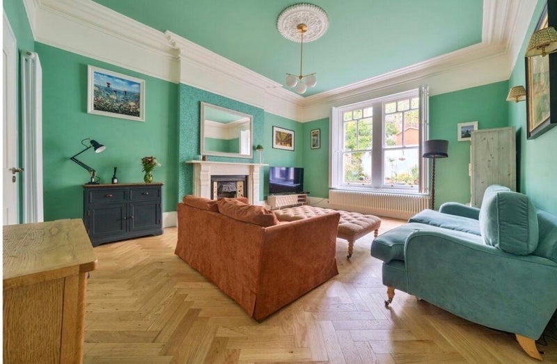 Room Whatley Road in Bristol