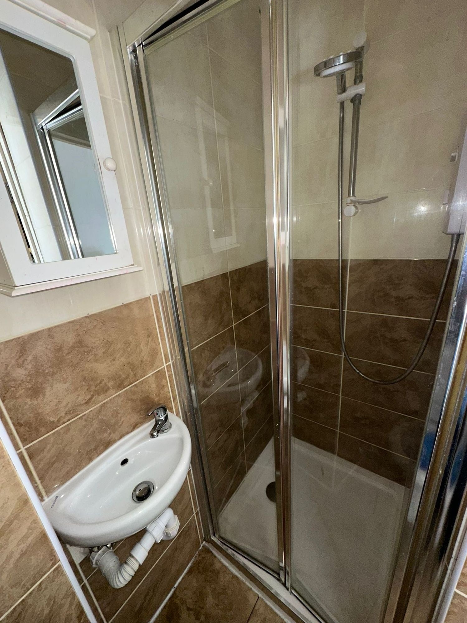 Room Ravensdale Road in Greater London