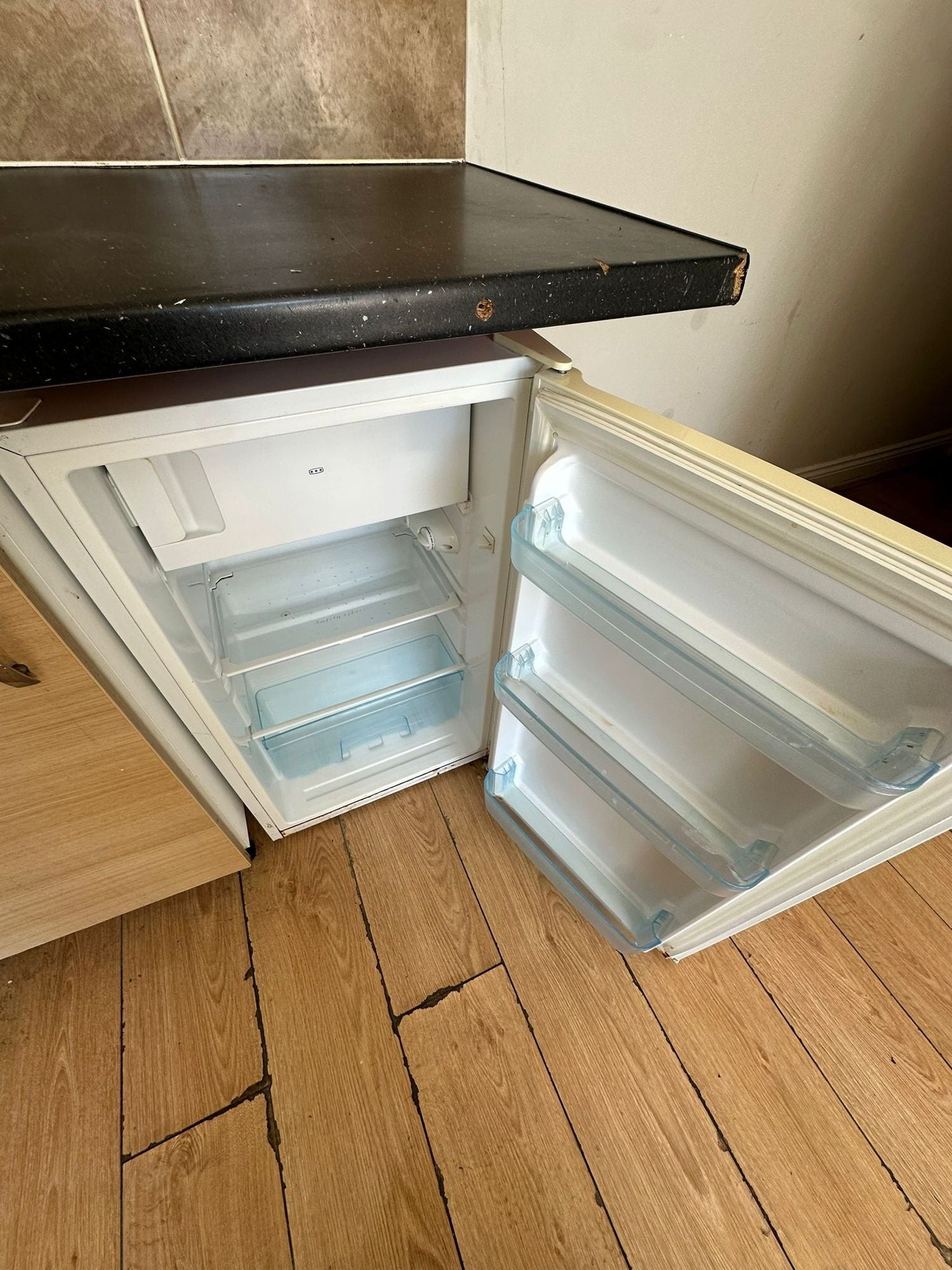 Room Ravensdale Road in Greater London