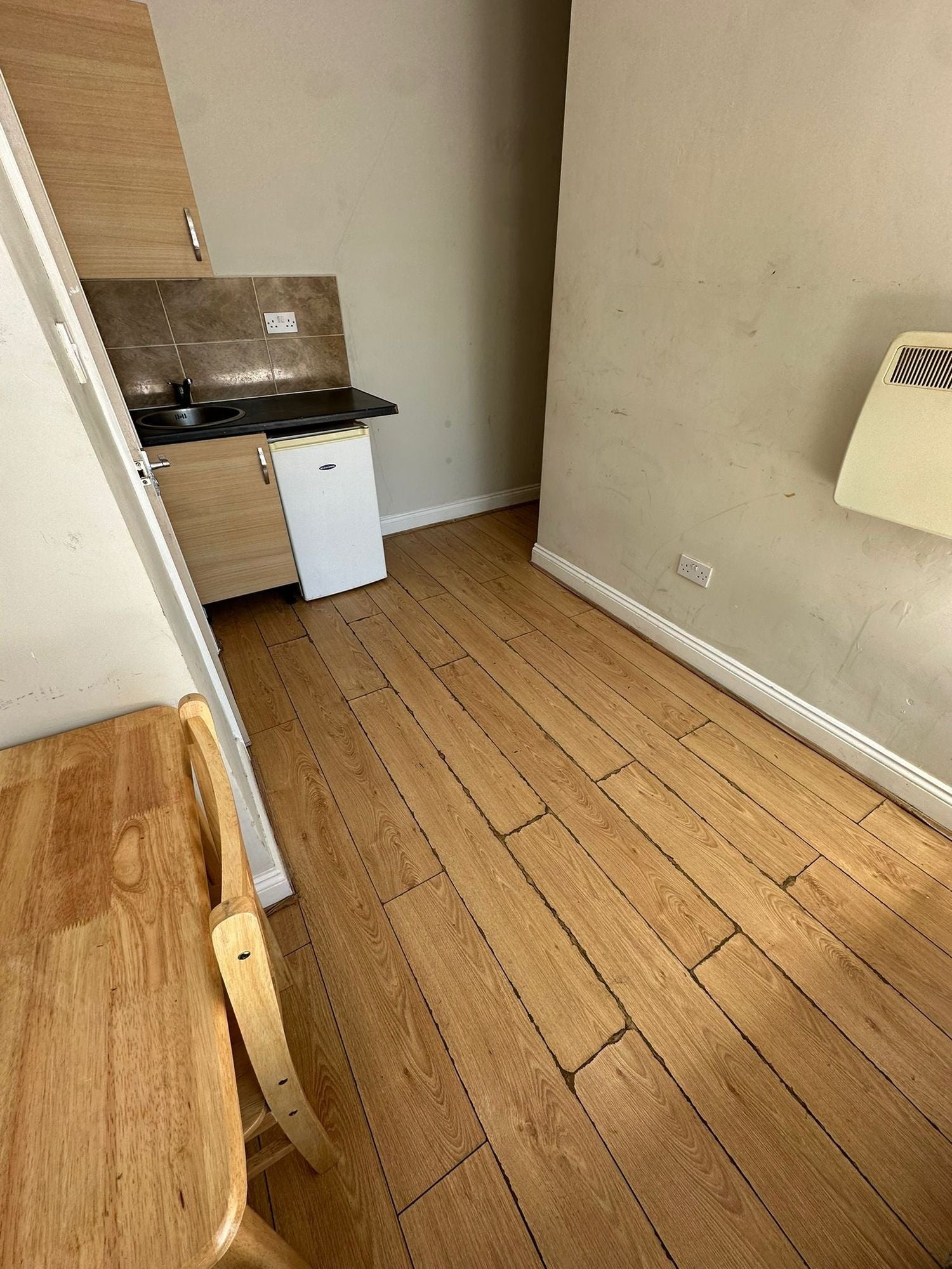 Room Ravensdale Road in Greater London