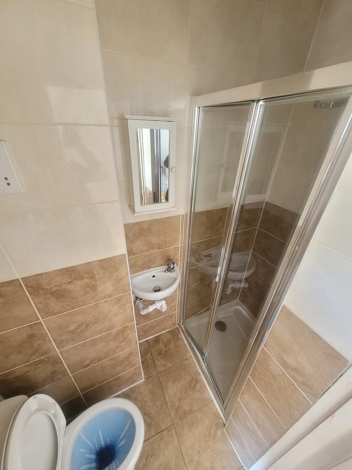 Room Ravensdale Road in Greater London