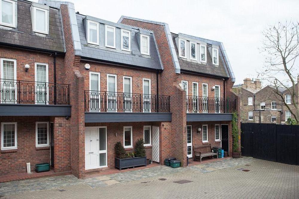 House Spencer Walk in Greater London