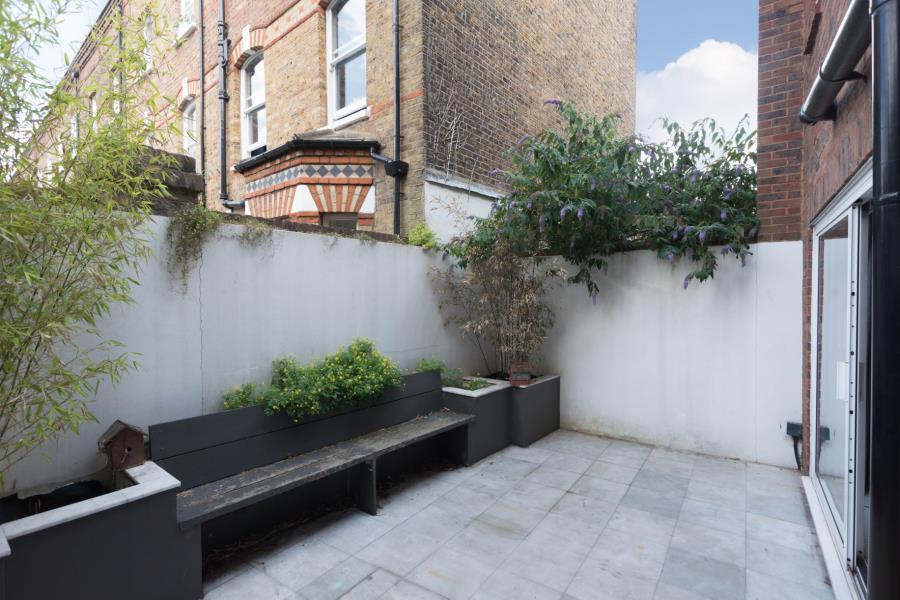 House Spencer Walk in Greater London