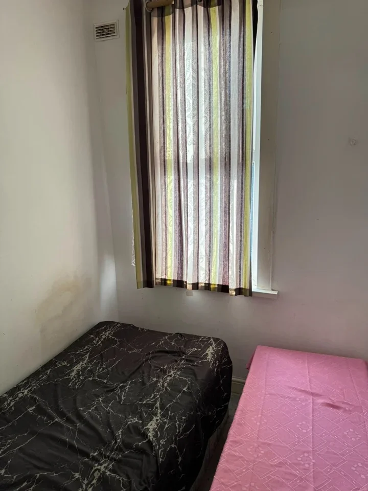 Room Sandyhill Road in Greater London