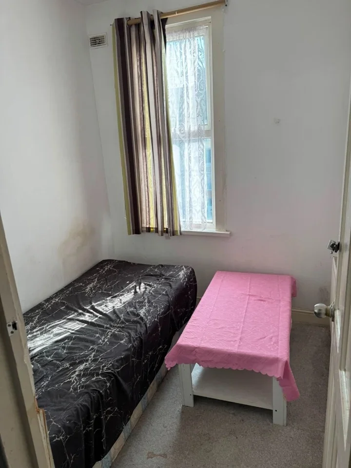 Room Sandyhill Road in Greater London