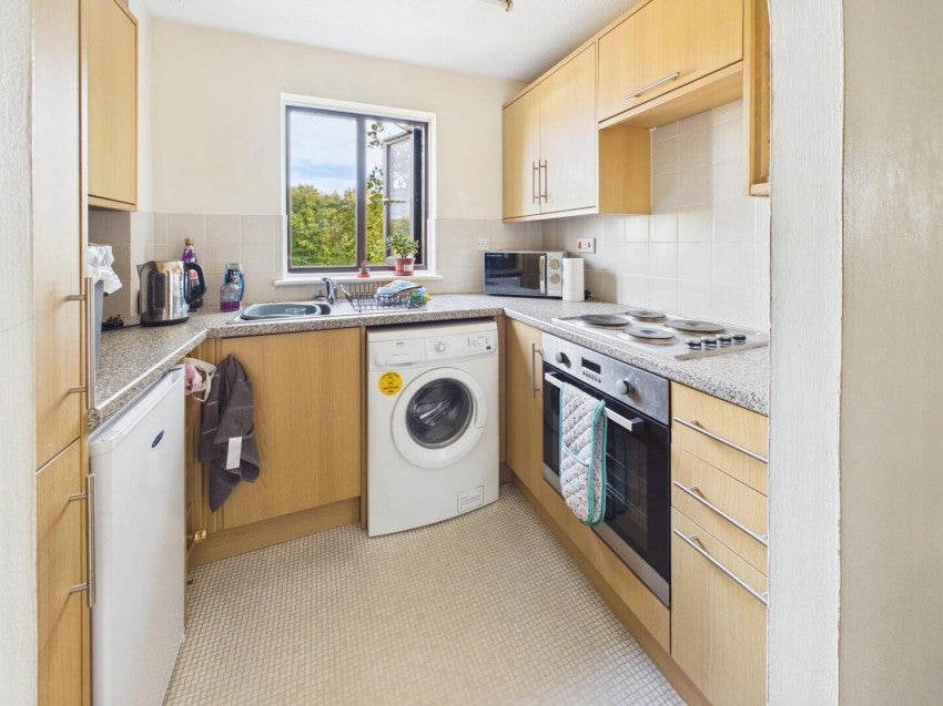Flat Hanstone Close in Cotswold District