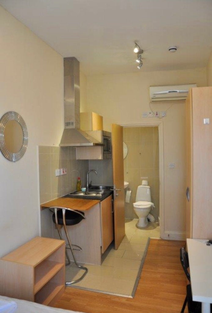 Flat Kensington Gardens Square in City of Westminster