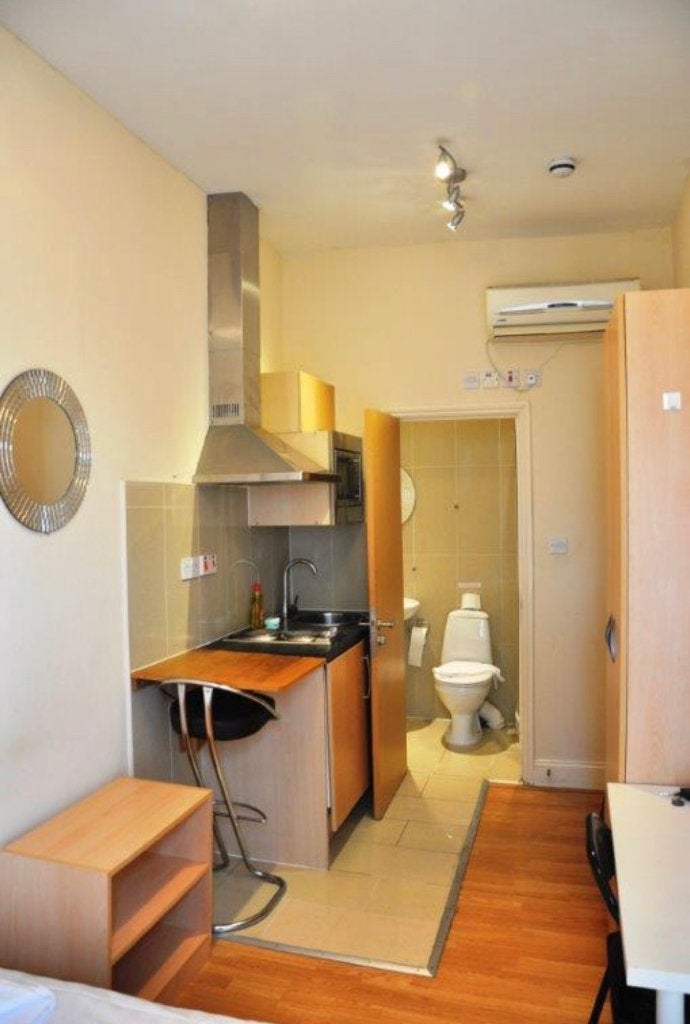 Flat Kensington Gardens Square in City of Westminster