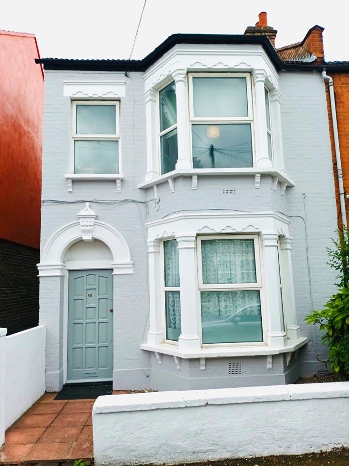 Flat Nova Road in Greater London