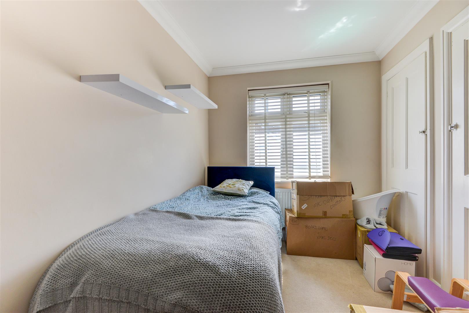 Room Franklynn Road in Mid Sussex