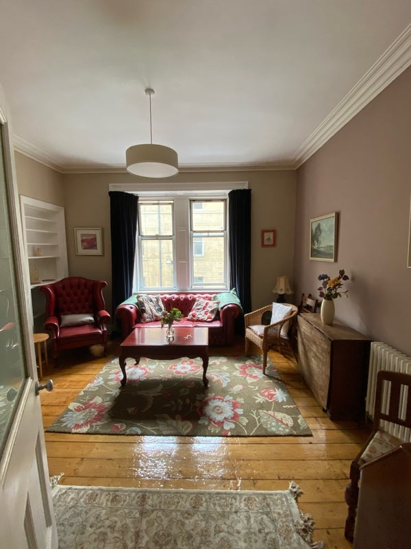 Flat Buccleuch Terrace in City of Edinburgh
