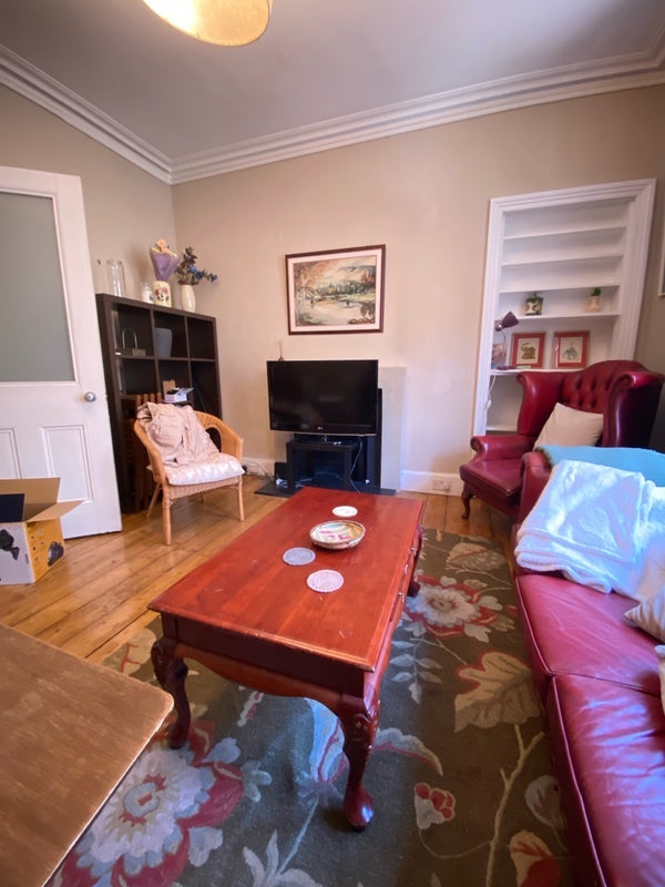 Flat Buccleuch Terrace in City of Edinburgh