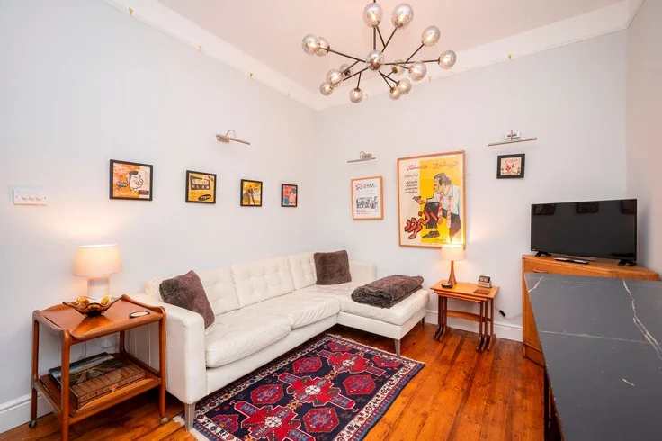 Flat Algernon Road in Greater London