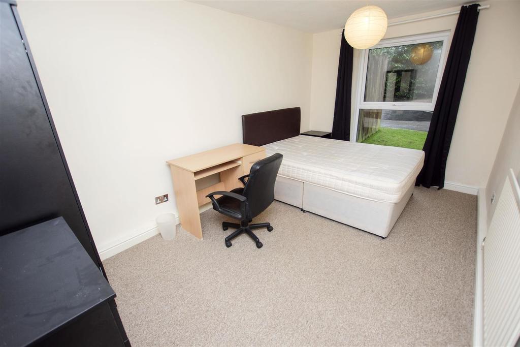 Flat Seymour Close in Birmingham
