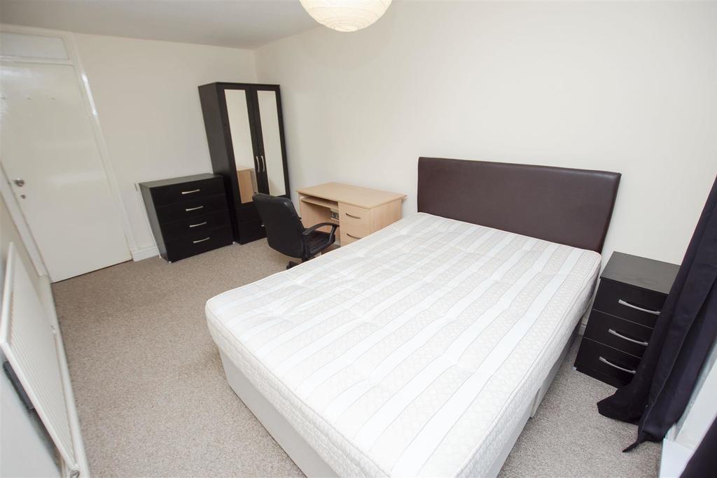 Flat Seymour Close in Birmingham