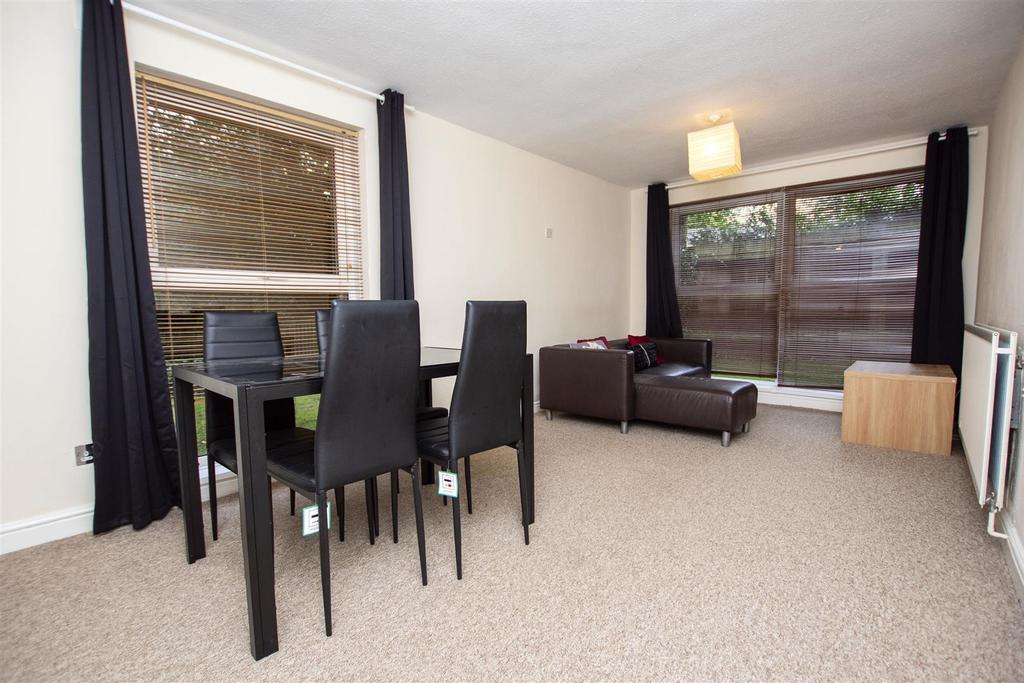 Flat Seymour Close in Birmingham
