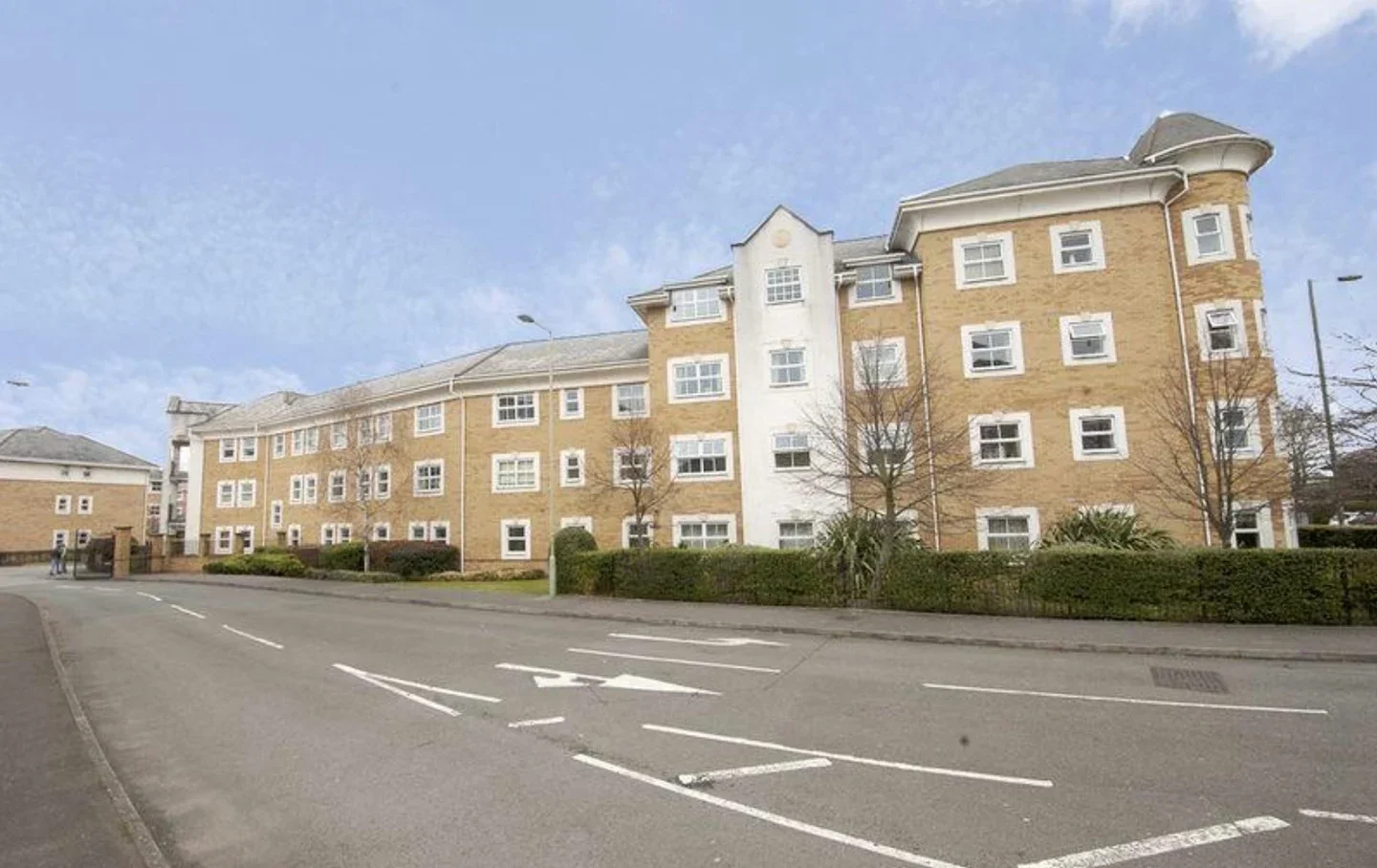Flat International Way in Sunbury-on-Thames