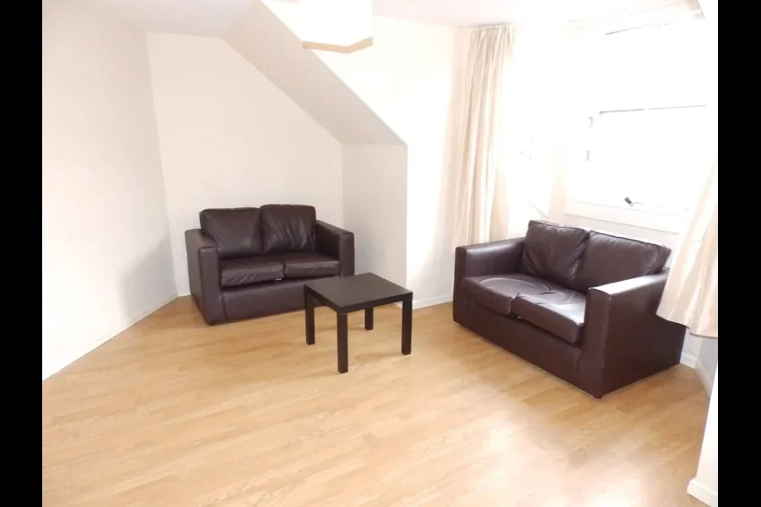 Flat School Wynd in Paisley