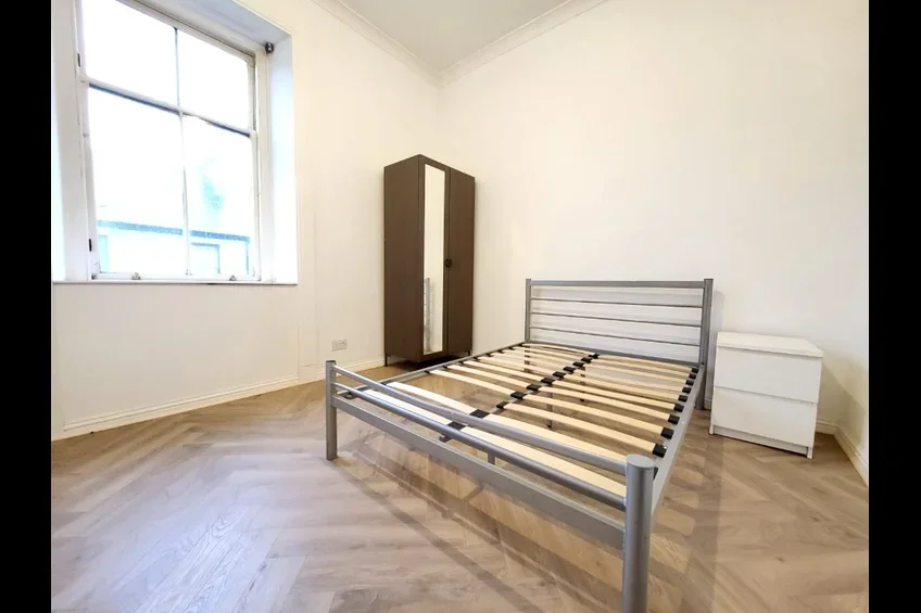 Flat School Wynd in Paisley
