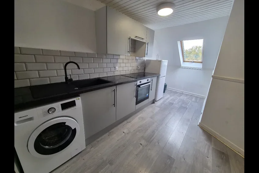 Flat School Wynd in Paisley