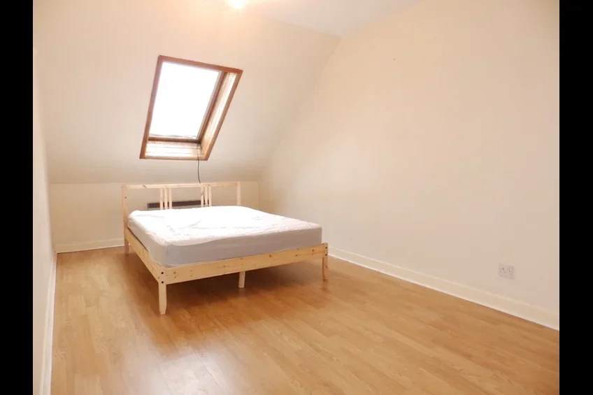 Flat School Wynd in Paisley