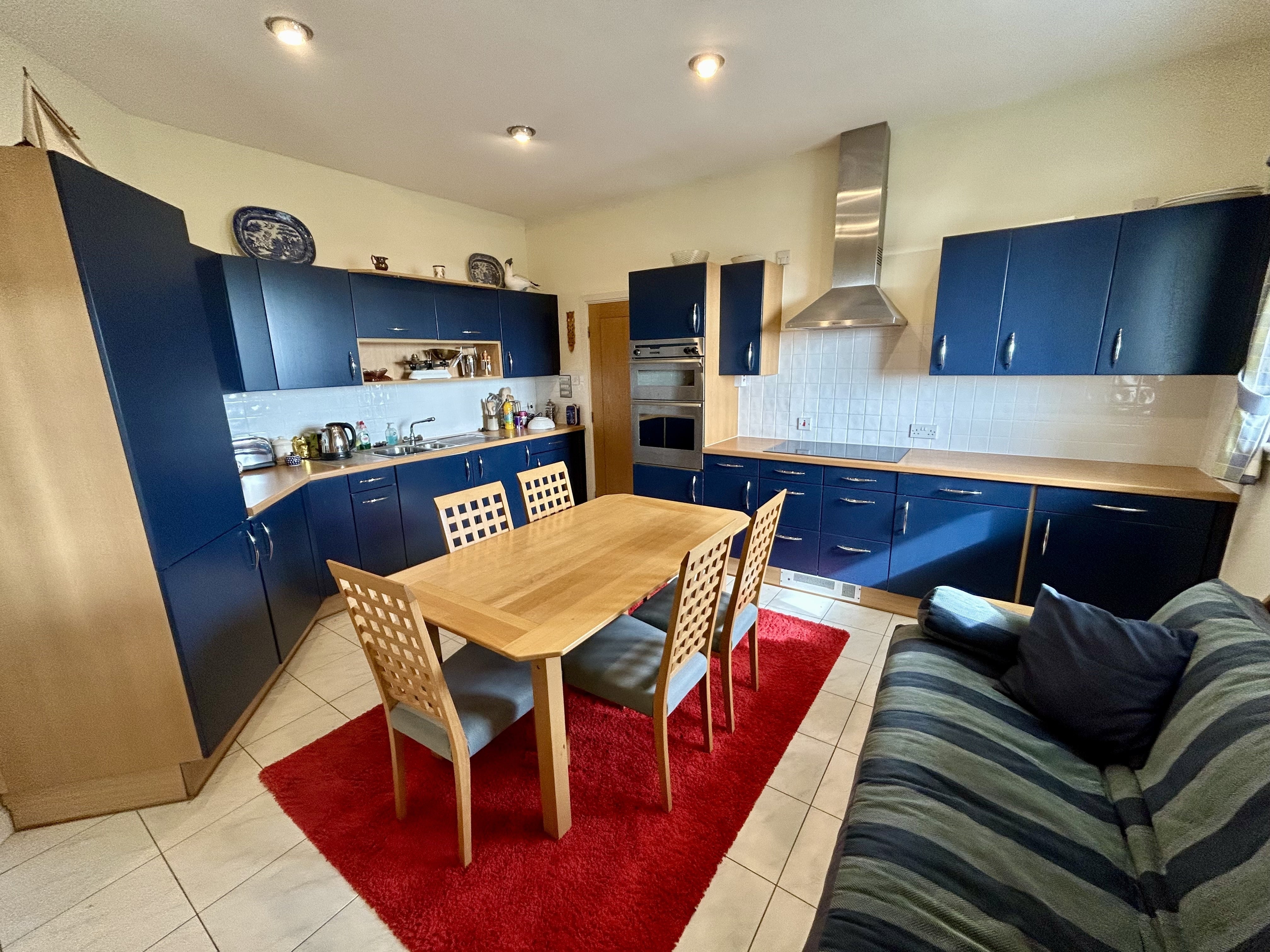 Flat Adventurers Quay in Cardiff