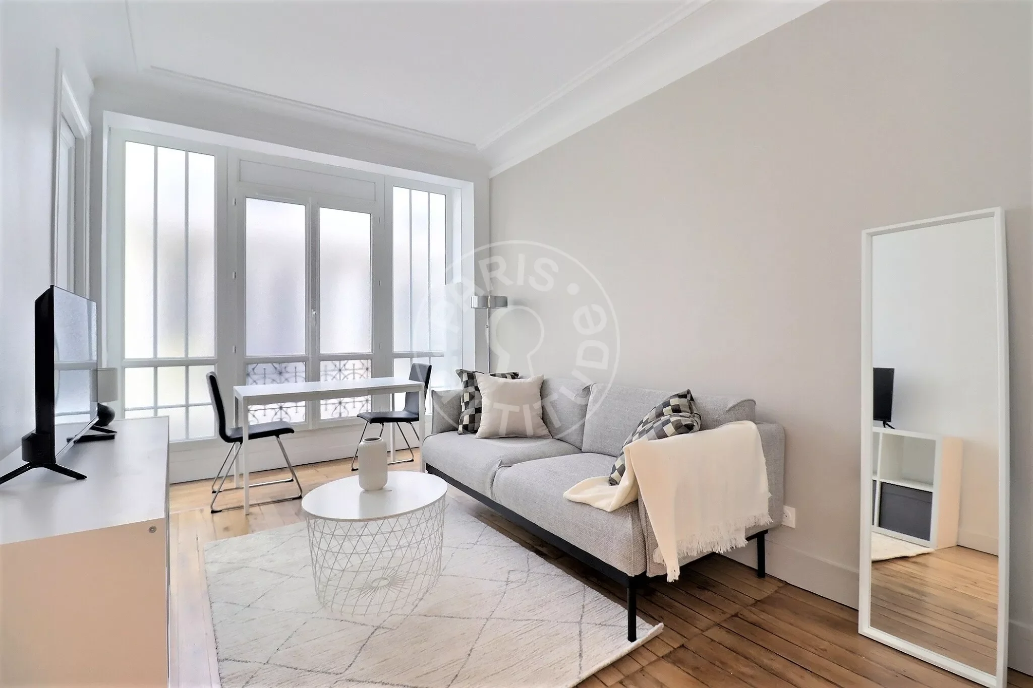 Flat Rue Chappe in Paris