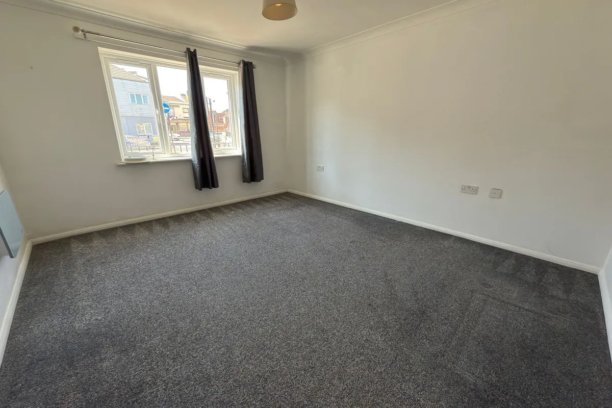 Flat The Crossways in Gosport