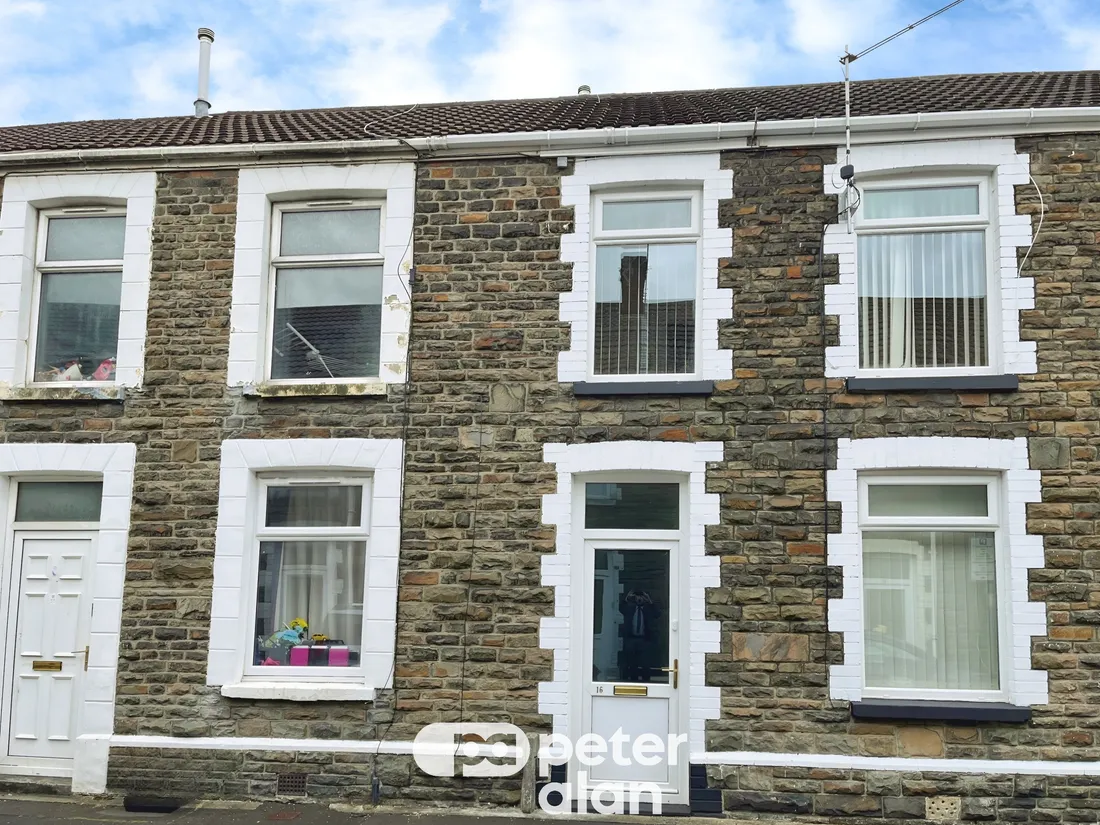 House Charles Street in Neath
