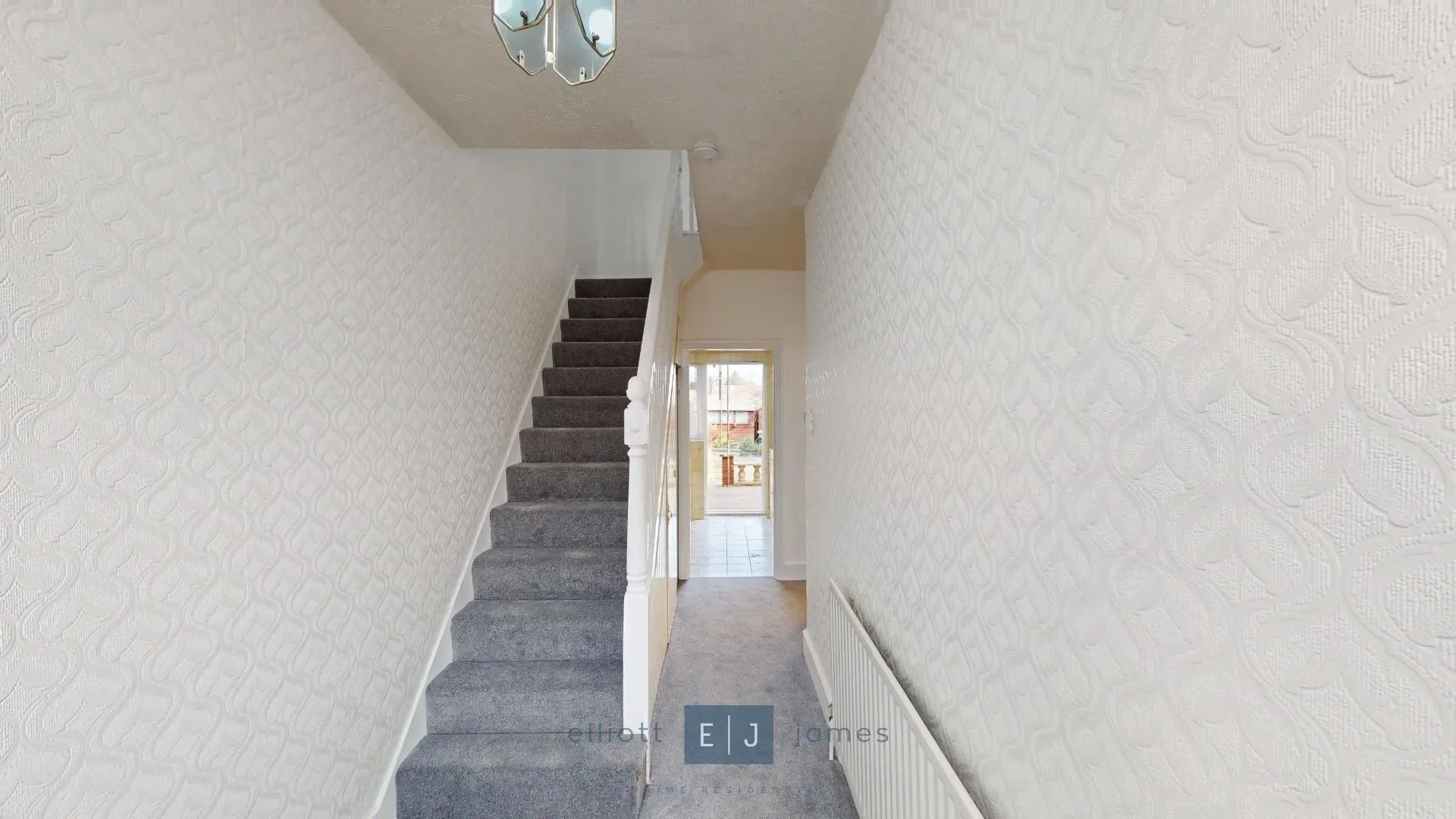 House Flanders Road in Greater London