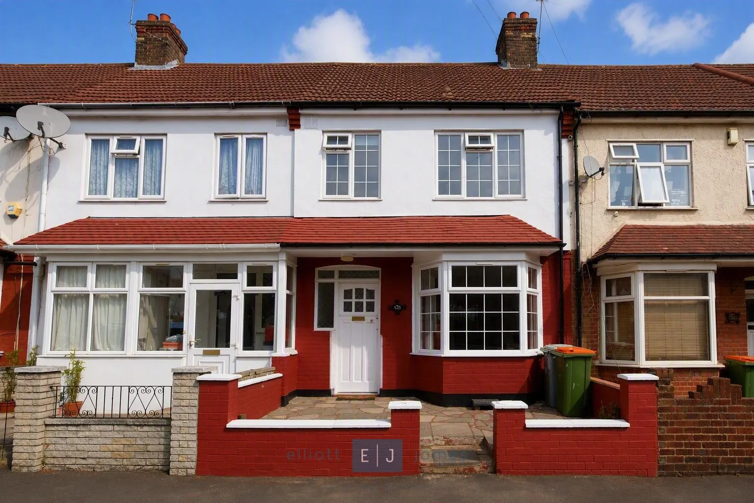 House Flanders Road in Greater London