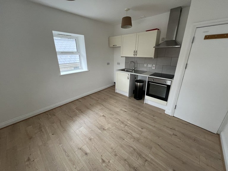 Flat Lammas Street in Carmarthen
