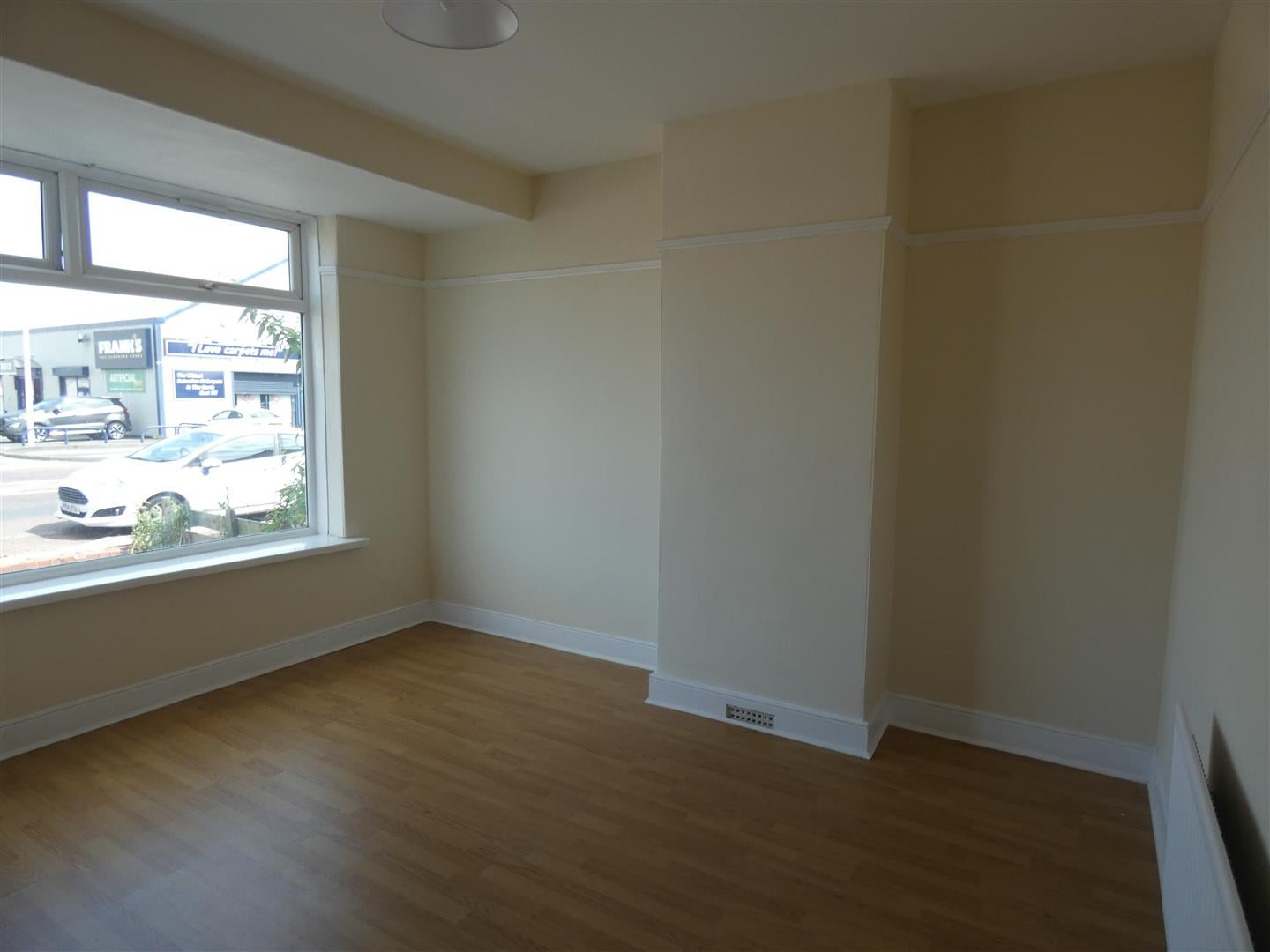 Flat Benfield Road in Newcastle upon Tyne