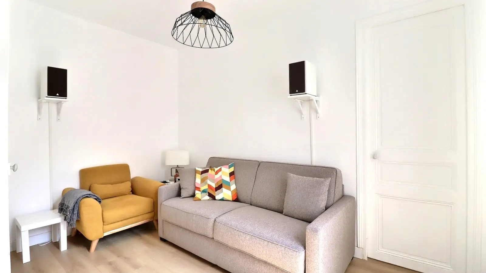 Appartement Rue des Cascades à Paris