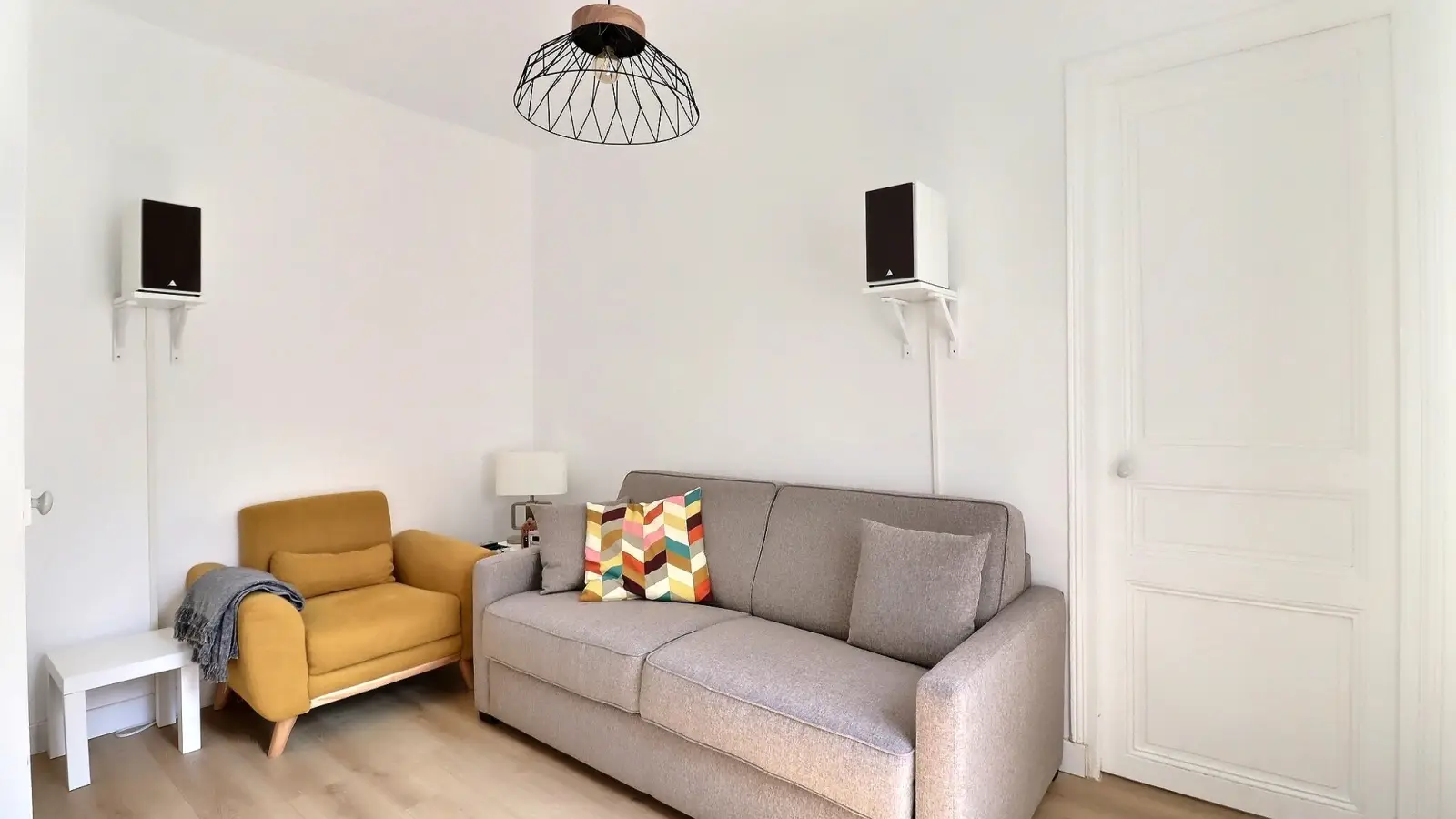 Appartement Rue des Cascades à Paris