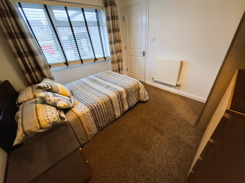 Room Northfield Avenue in Greater London